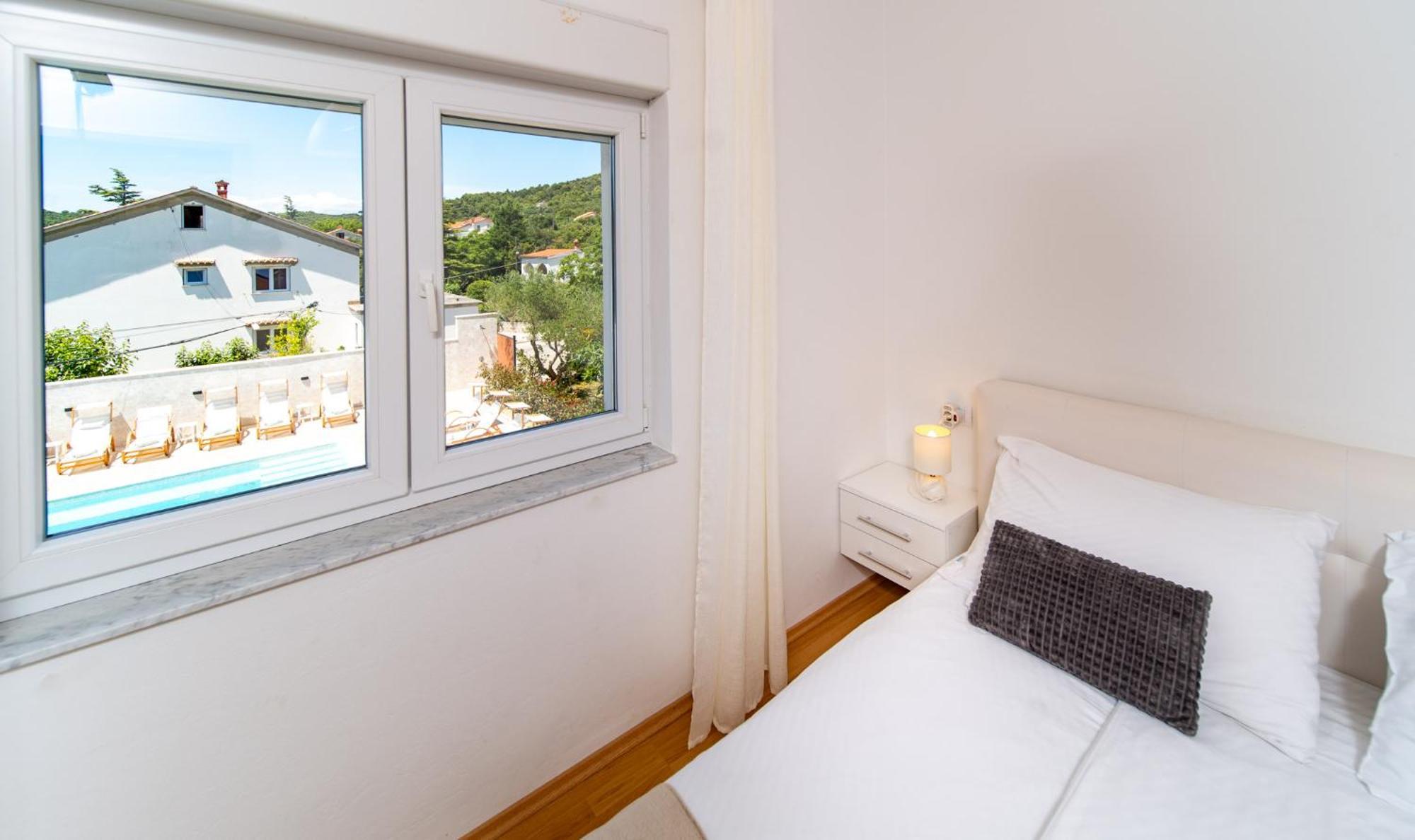 Foric Apartments With Outdoor Heated Pool 拉布 外观 照片