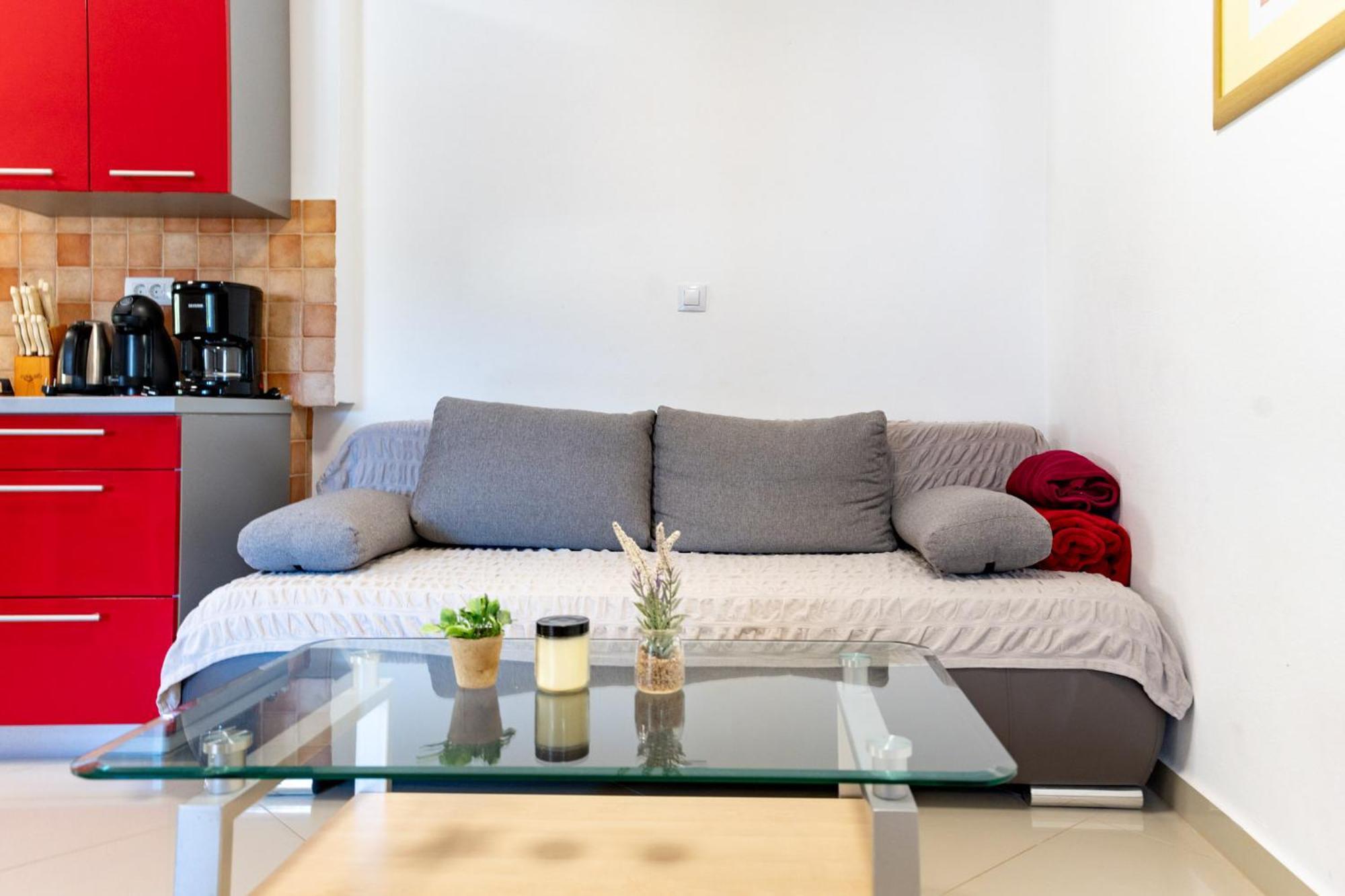 Foric Apartments With Outdoor Heated Pool 拉布 外观 照片