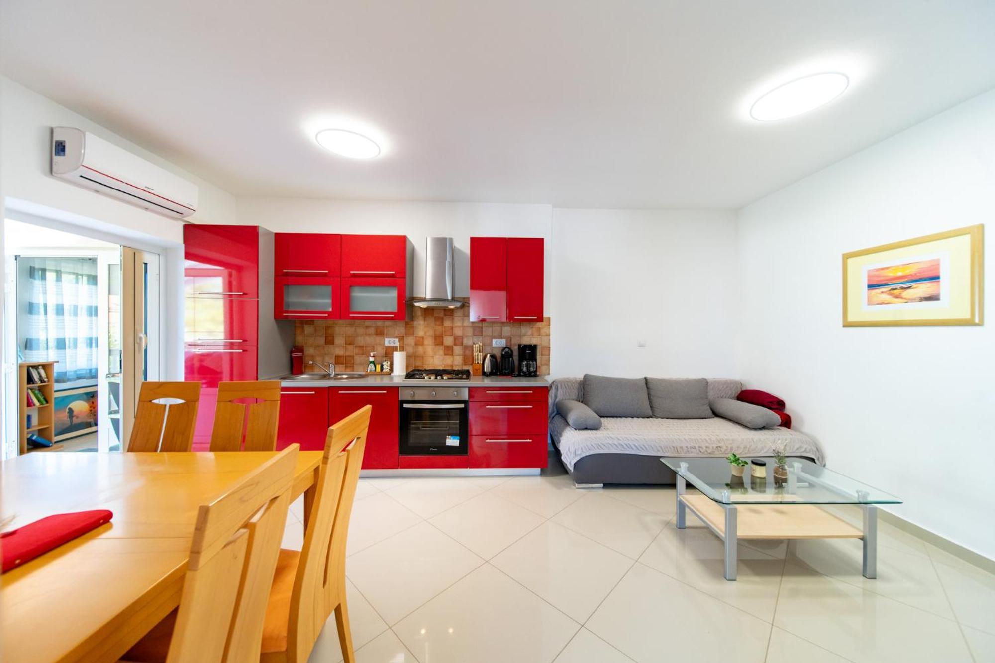 Foric Apartments With Outdoor Heated Pool 拉布 外观 照片