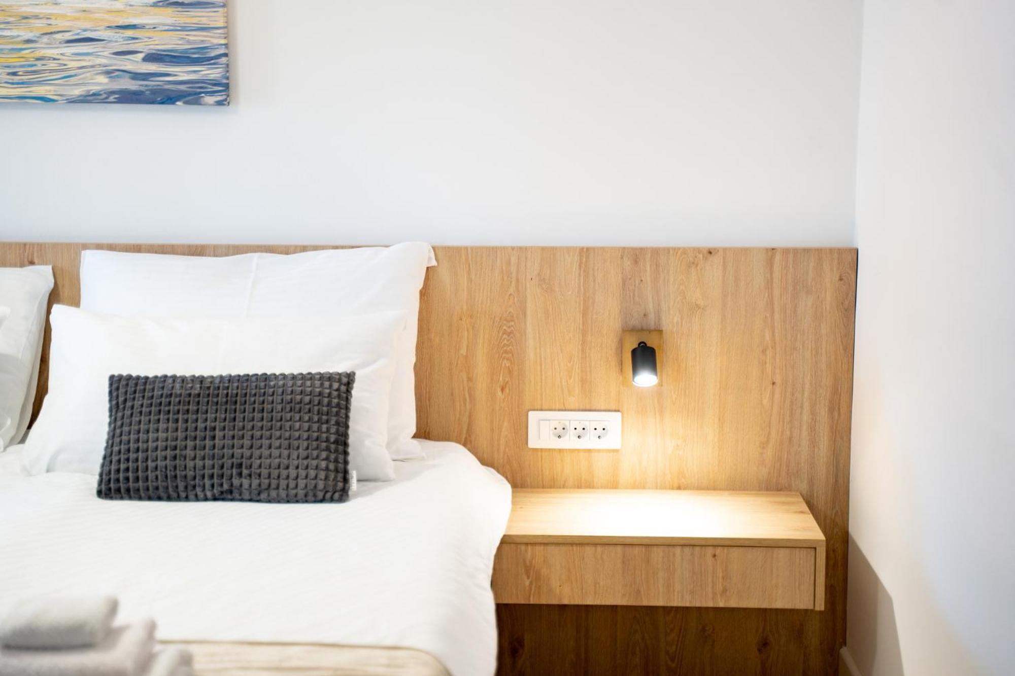 Foric Apartments With Outdoor Heated Pool 拉布 外观 照片