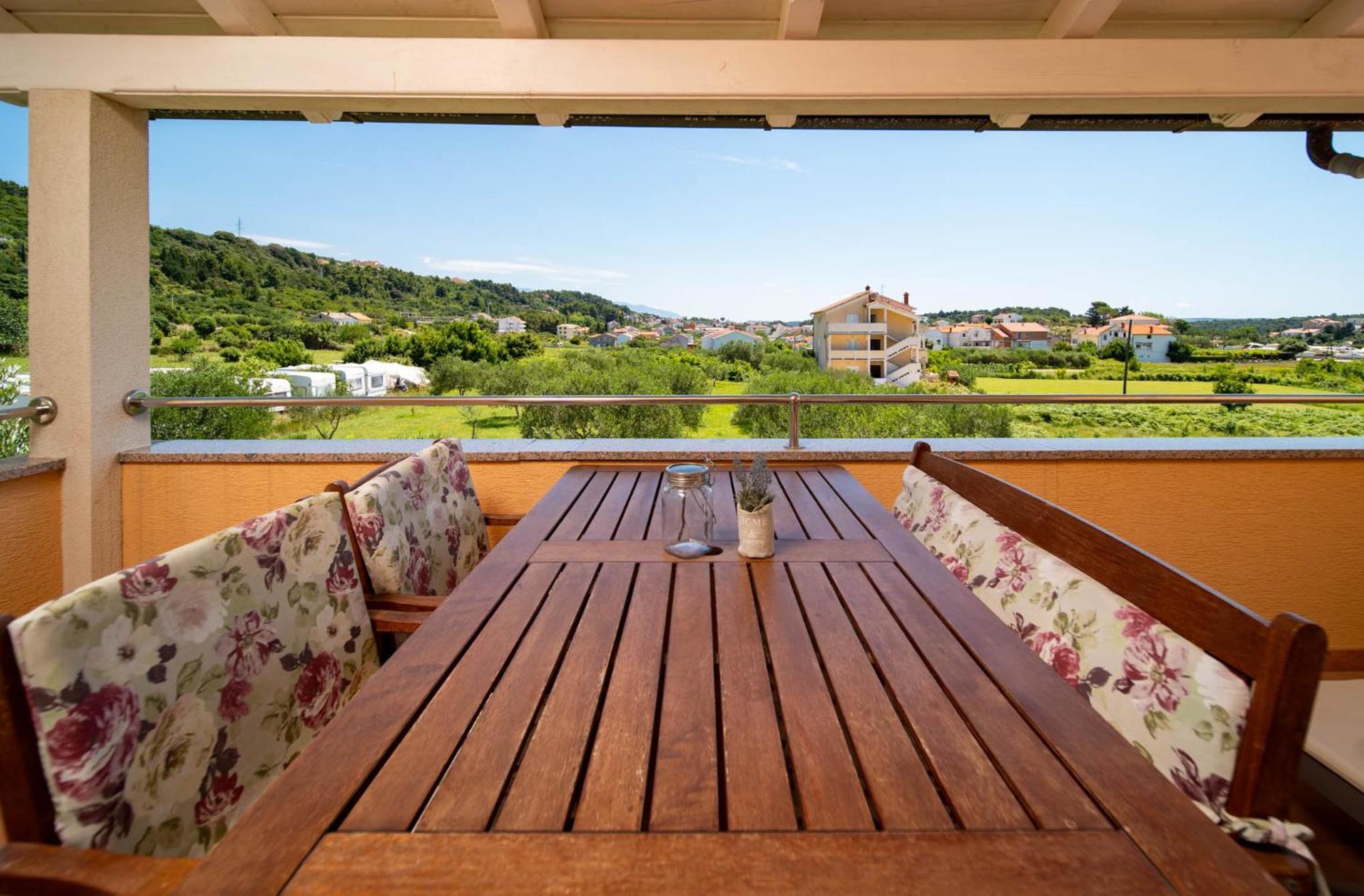 Foric Apartments With Outdoor Heated Pool 拉布 外观 照片