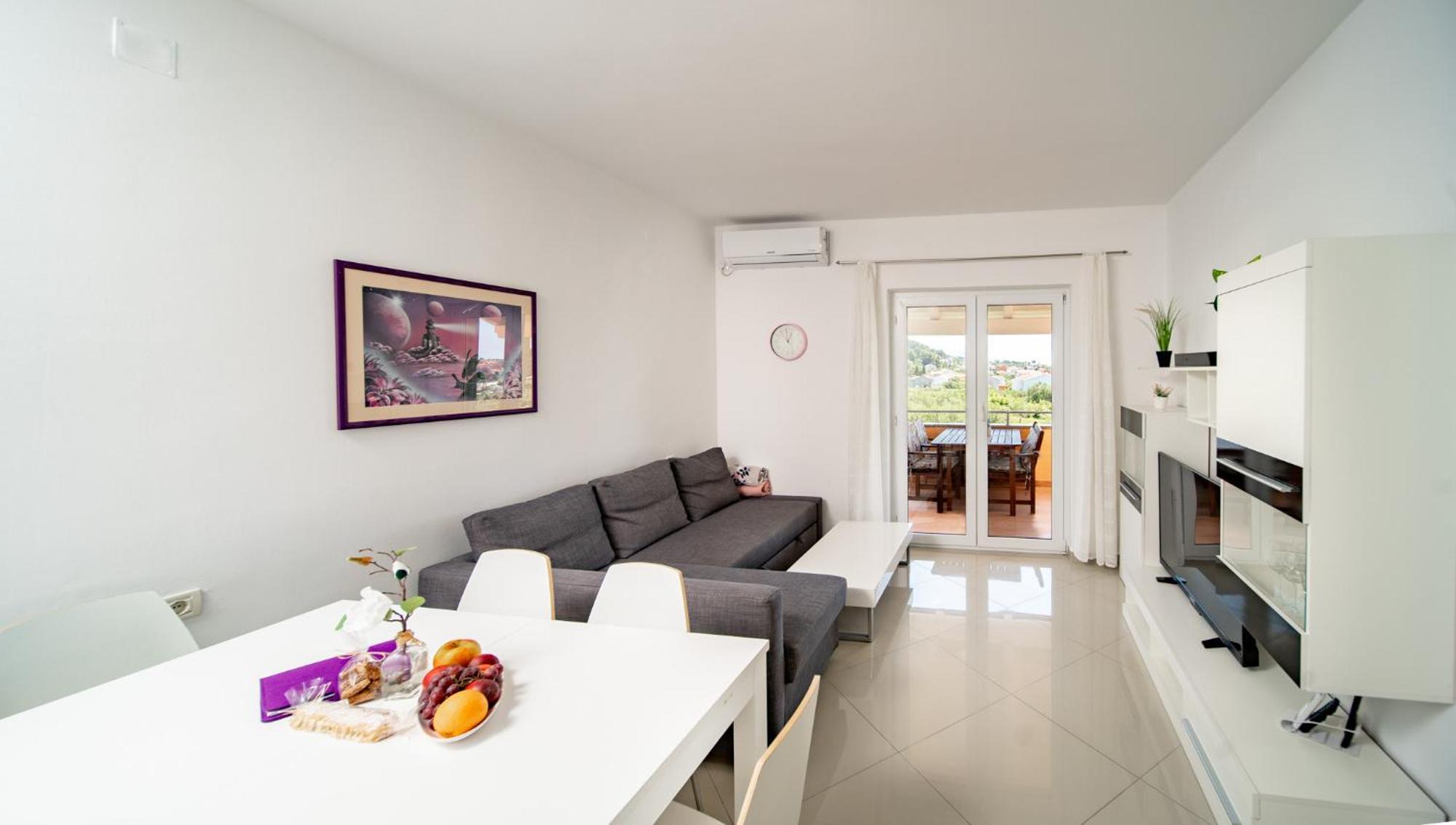 Foric Apartments With Outdoor Heated Pool 拉布 外观 照片