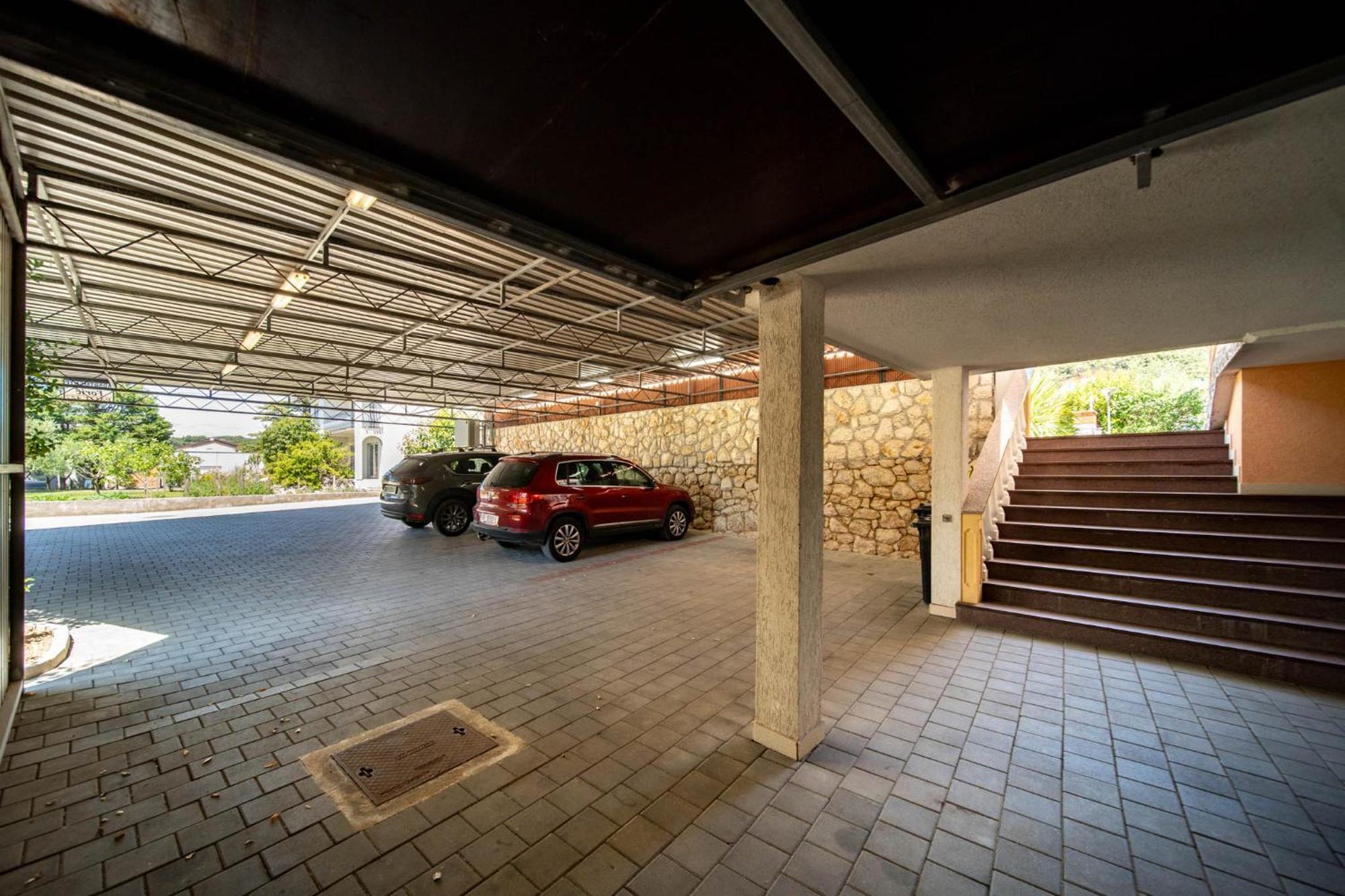 Foric Apartments With Outdoor Heated Pool 拉布 外观 照片
