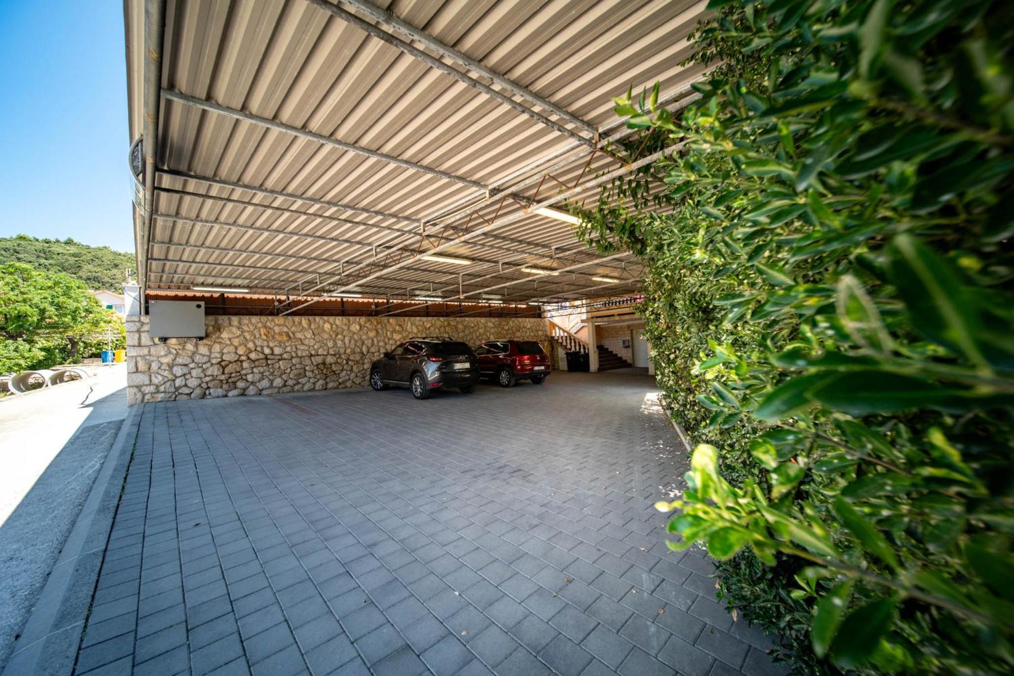 Foric Apartments With Outdoor Heated Pool 拉布 外观 照片